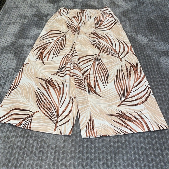 Tahari Linen Blend Palm Print Pants Womens Size Large.  Brown/Cream. Wide Leg. - Picture 8 of 9